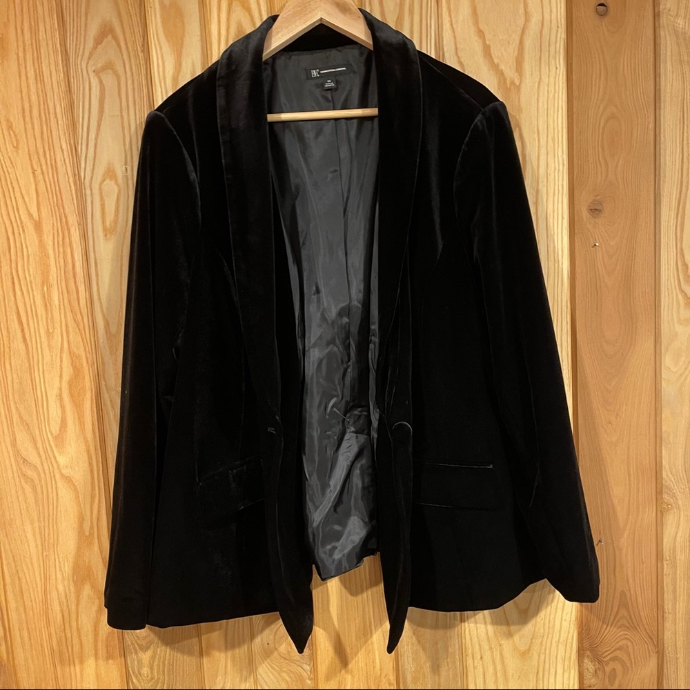 Inc. velvet blazer